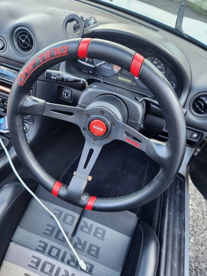 MOMO ステアリングホイール ３５パイ