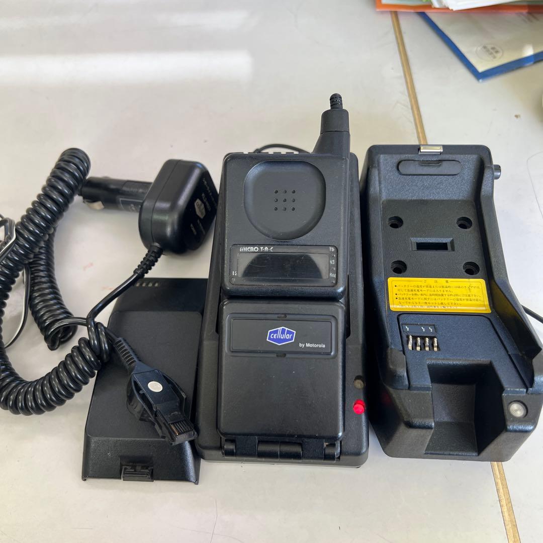 希少 セルラー　 モトローラ 充電器、バッテリー　2台付き