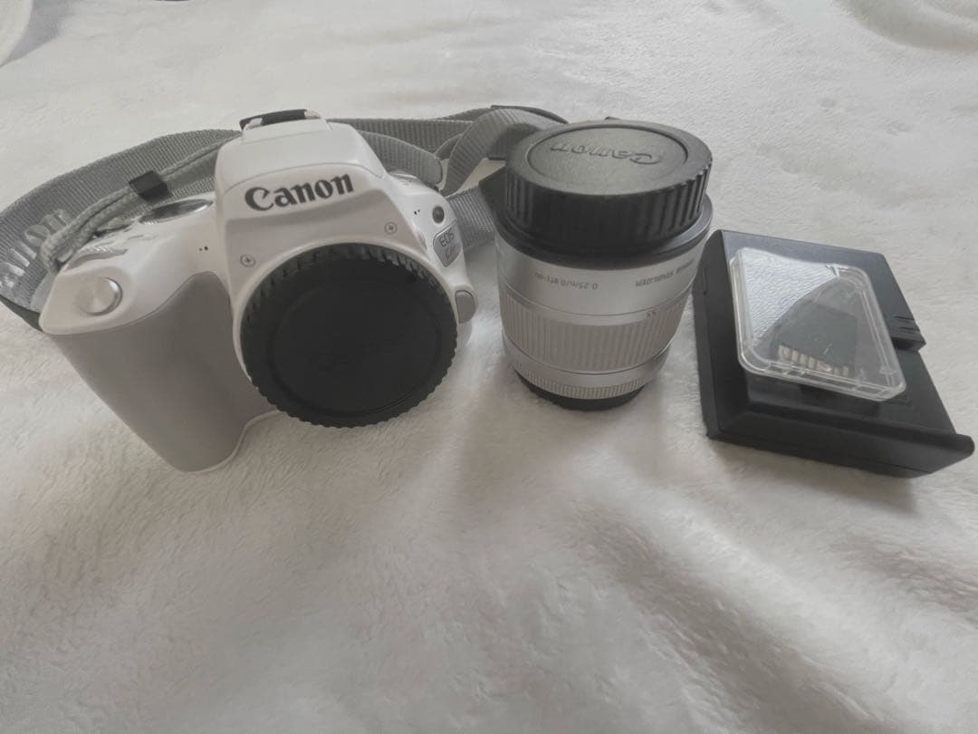 【5/25までの出品】Canon EOS Kiss X9 ホワイト レンズキット