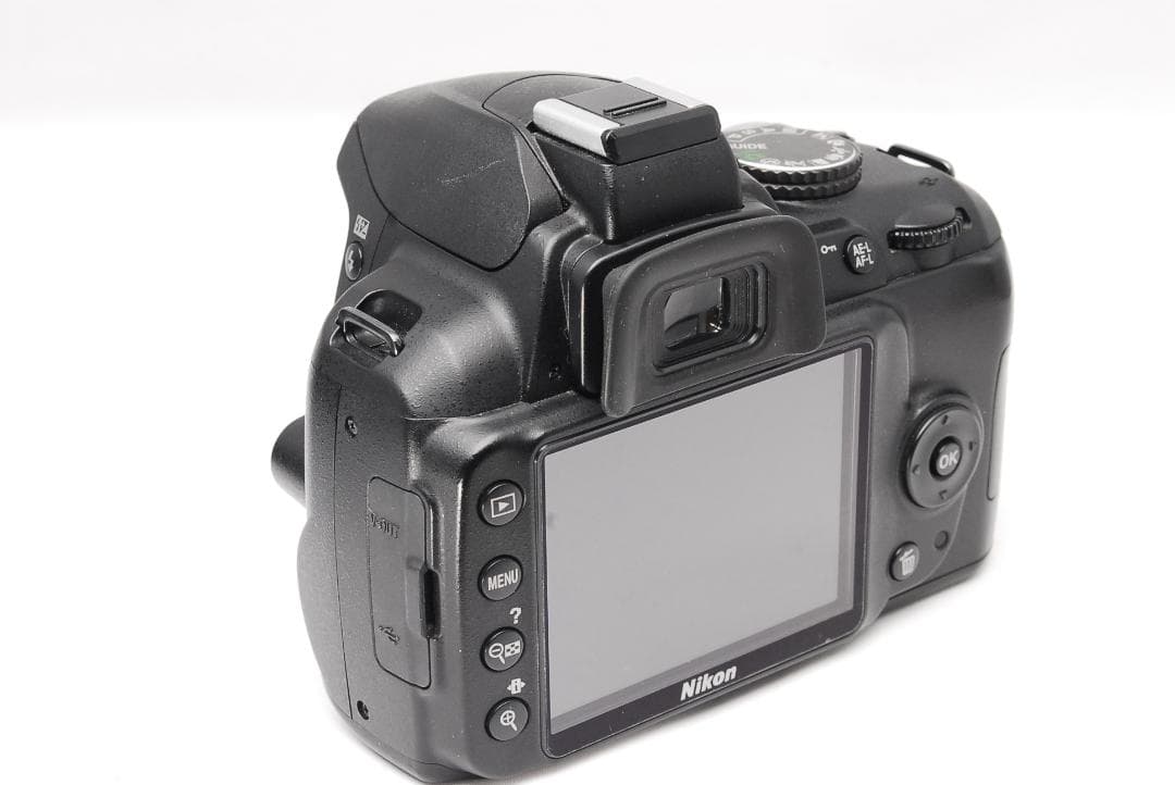 ♥ Nikon D3000 ♥初心者さんおすすめ♥ 元箱付き 撮影枚数新品級