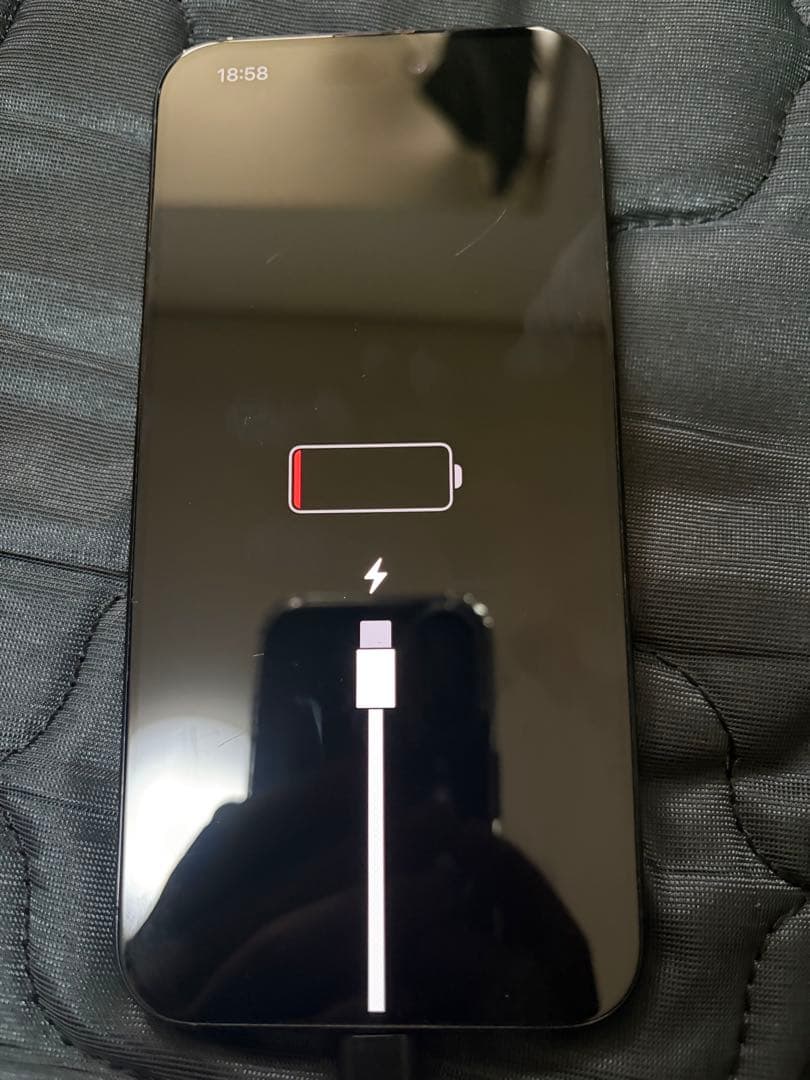 iPhone 15 Pro Max 256GB アクティベーションロック解除済