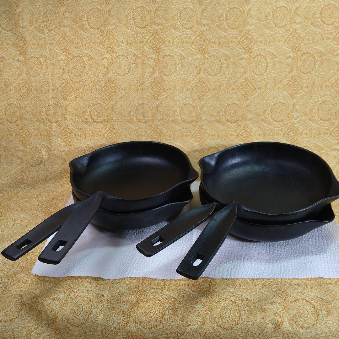 【Bamikiさま宛】鋳鉄製フライパン・鍋敷き／4個セット