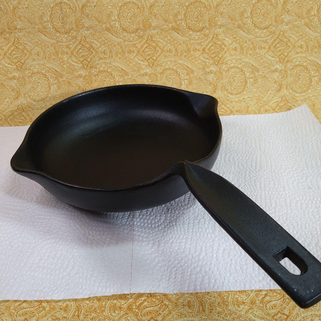 【Bamikiさま宛】鋳鉄製フライパン・鍋敷き／4個セット