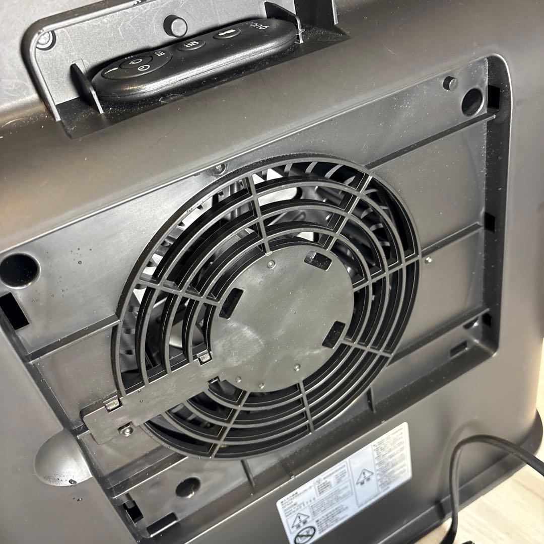 クワッズ省エネ大風量スリムパネルセラミックヒーター光る人感センサーQT424