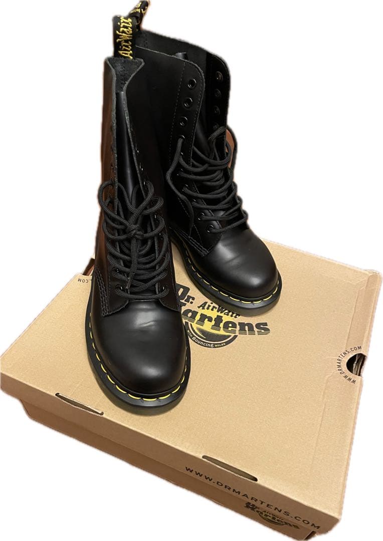 【新品】Dr. Martens 10ホールブーツ　ブラック