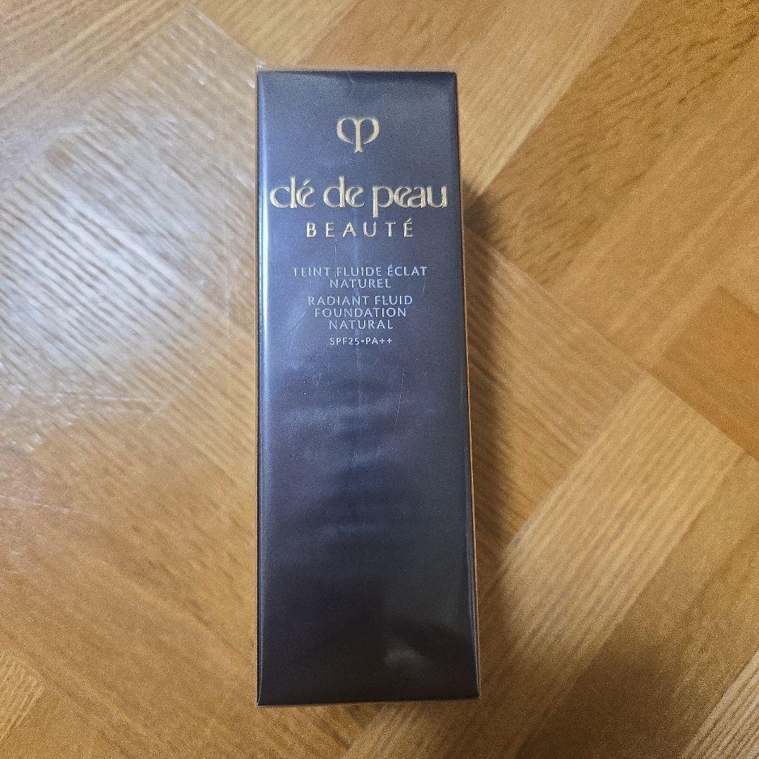 クレ・ド・ポー ボーテ タントフリュイドエクラ　リキッドファンデーション
