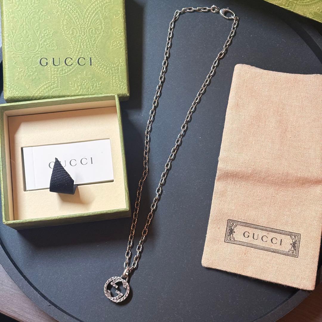 GUCCI ロゴチャーム ネックレス