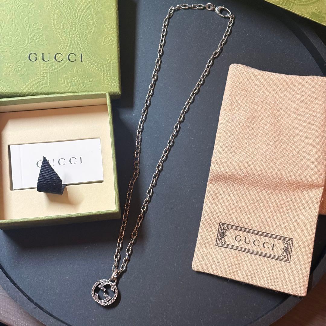 GUCCI ロゴチャーム ネックレス