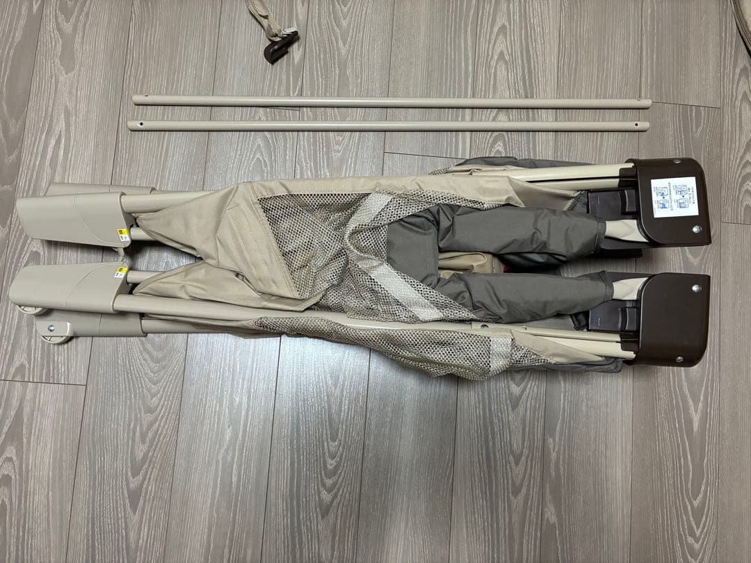 ベビーベッド 折りたたみ式 ベージュ　アップリカ　ココネルエアー