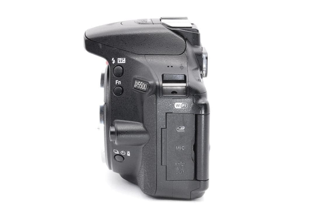 みさき✨美品 Wi-Fi搭載機 箱付き✨ Nikon D5500ダブル