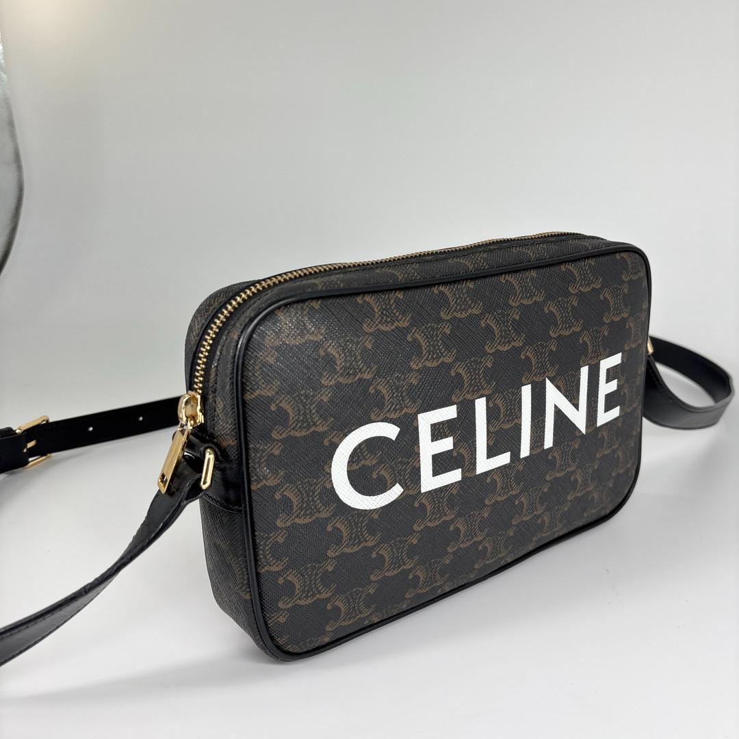 新品同様 セリーヌ トリオンフ レザー ミディアム メッセンジャーバッグ メンズ