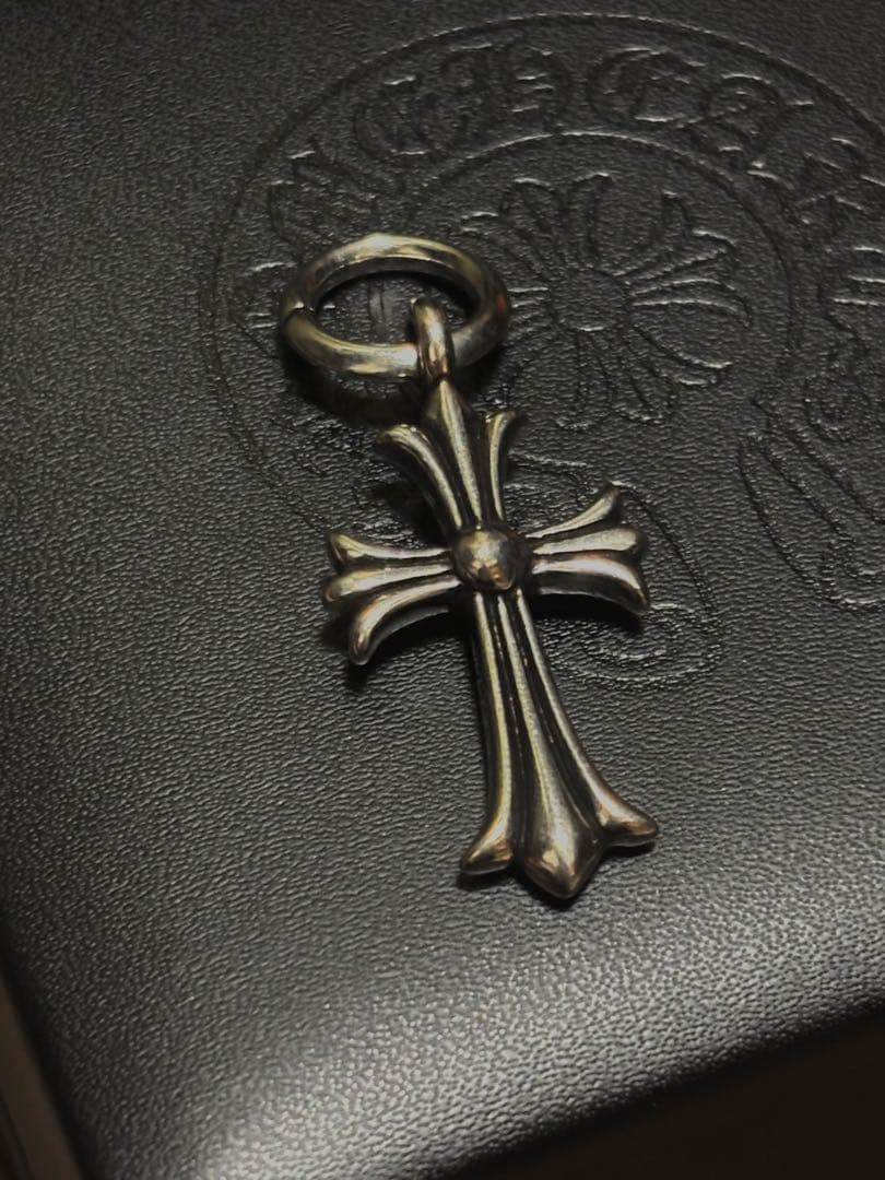 クロスペンダント ネックレス クロムハーツ好きに