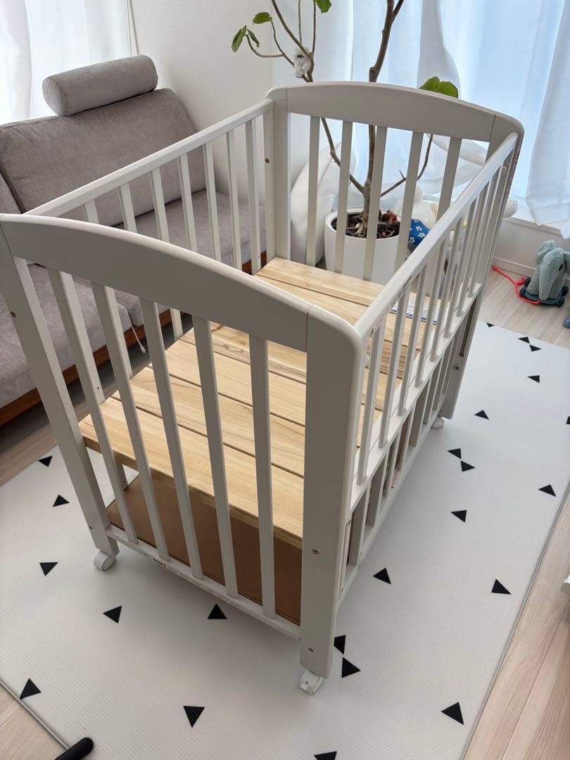カトージ　ベビーベッド　ミニタチベッド　グレー