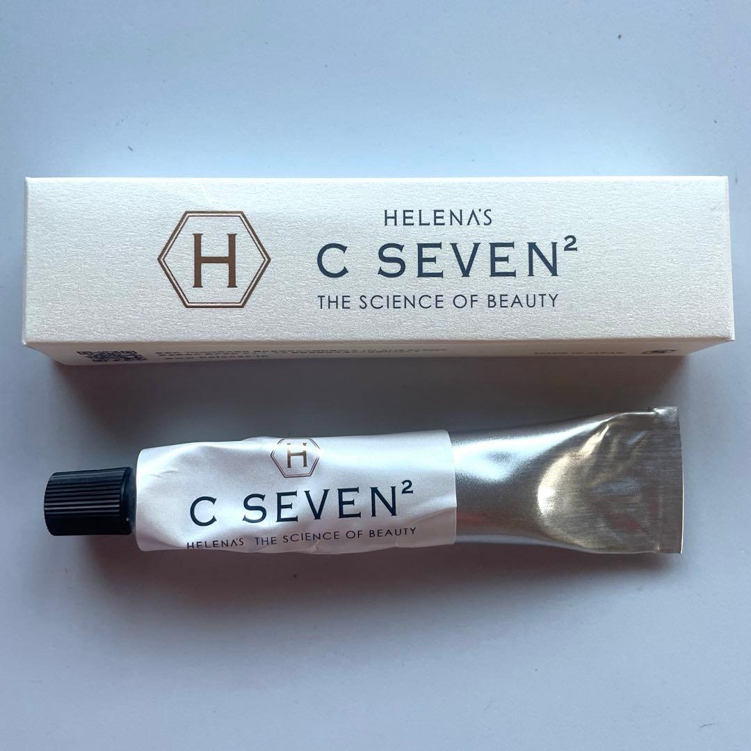 ヘレナズ　シーセブンスクエアード　クリーム