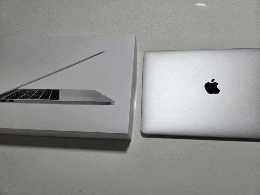 MacBook Pro 13インチ 2017年 8GB 256GB シルバー