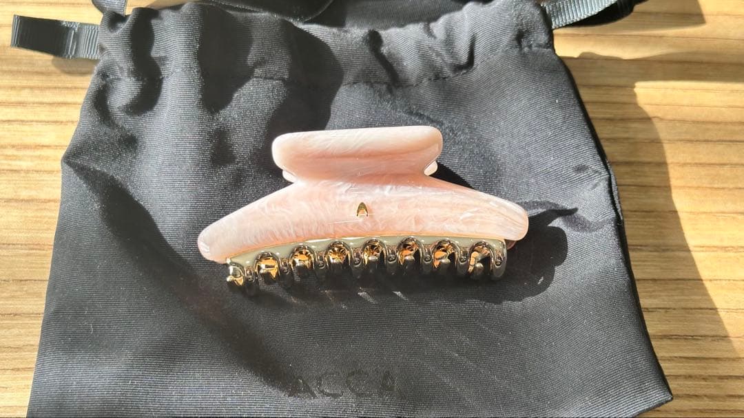 acca ヘアクリップ Mサイズ（専用ポーチ・箱付き）