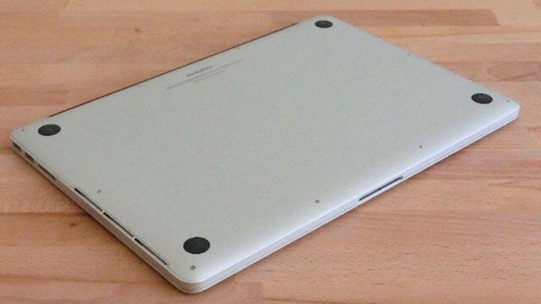 イラレ、フォトショップ入りMacBook Pro Retina 15