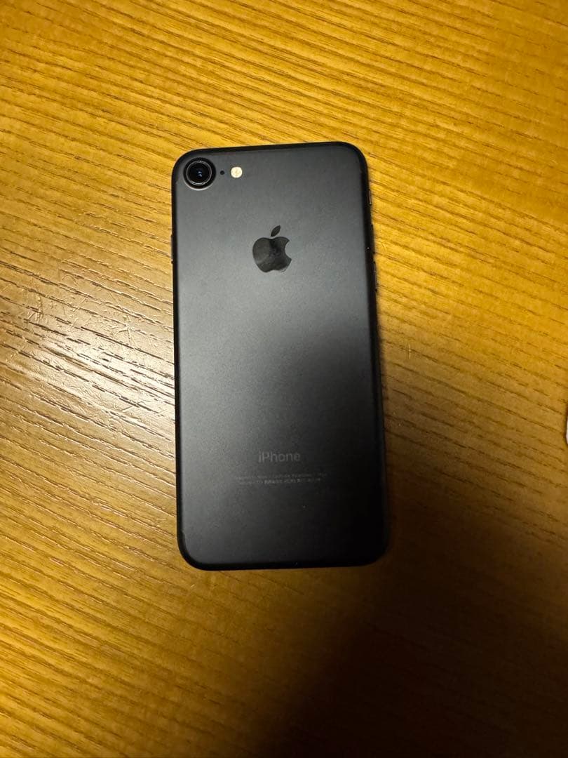 iPhone 7 32GB ブラックNNCE2J/A