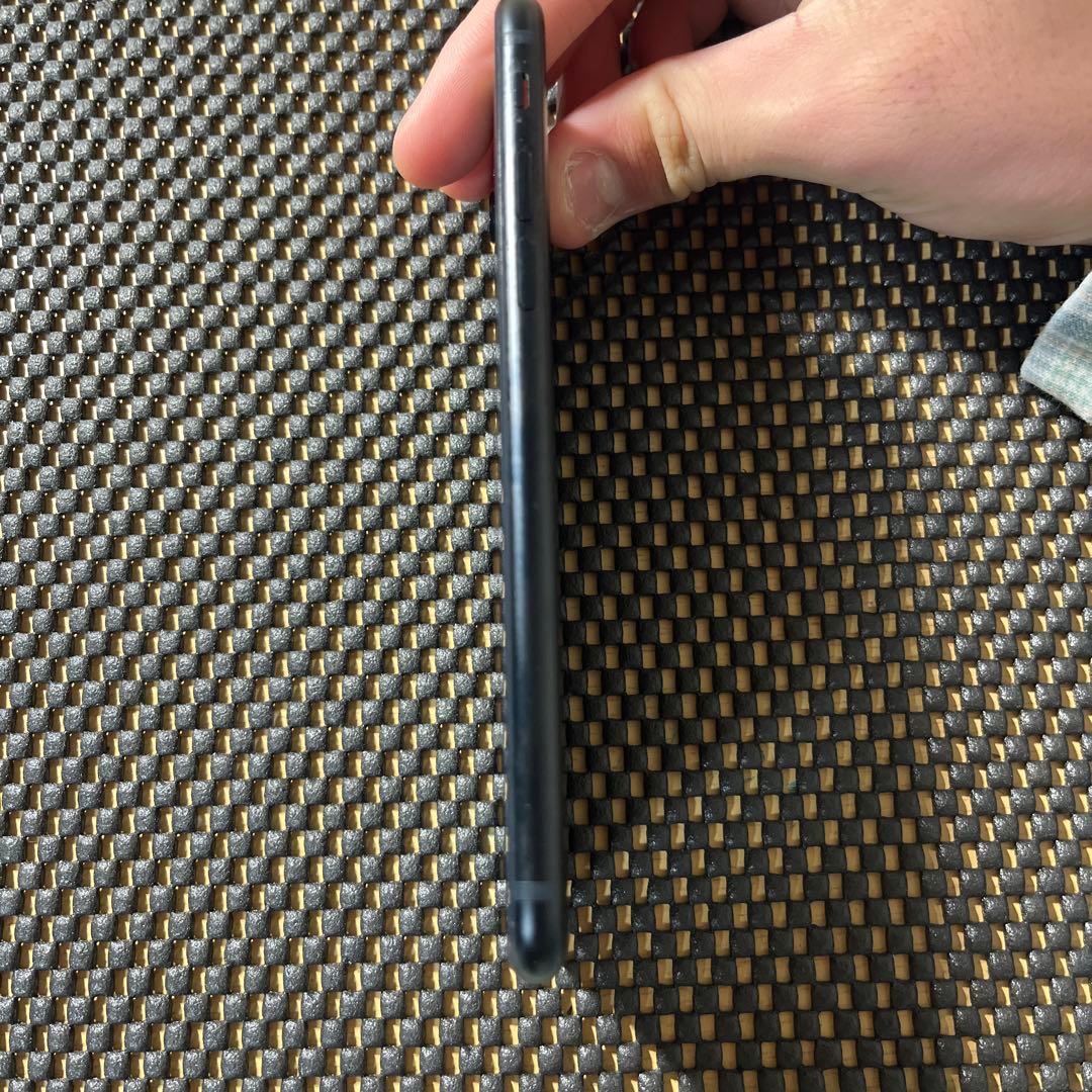 箱付き　iPhoneSE3　128gb