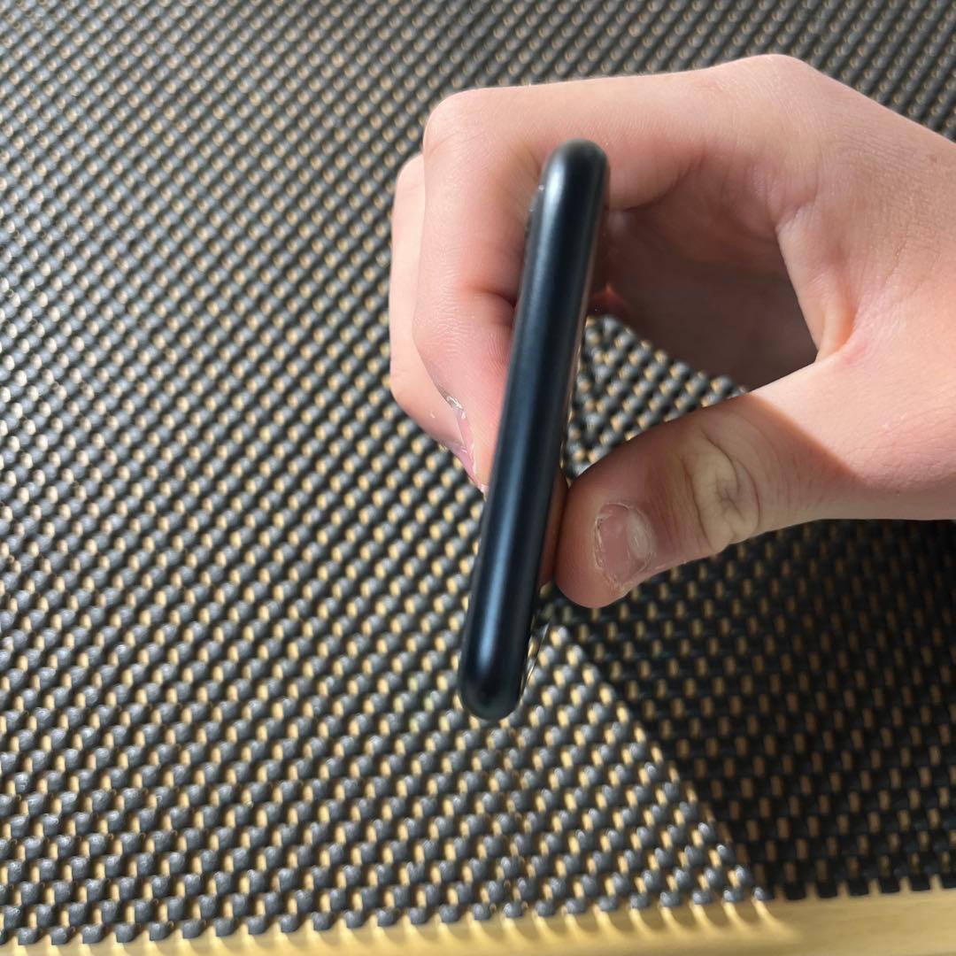 箱付き　iPhoneSE3　128gb