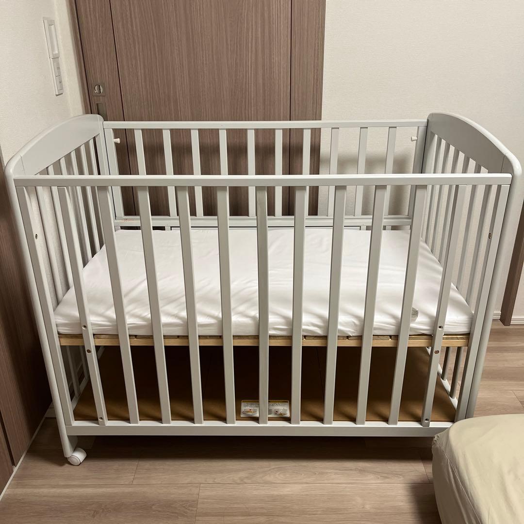 【美品マットレス&シーツ付】カトージ KATOJI ベビーベッド ハイポジション