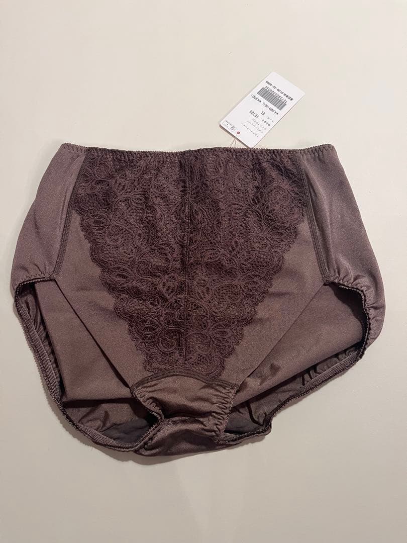 新品ダイアナ(ボディスーツ・コルセット・ガードル・ブラジャー・ショーツ)セット