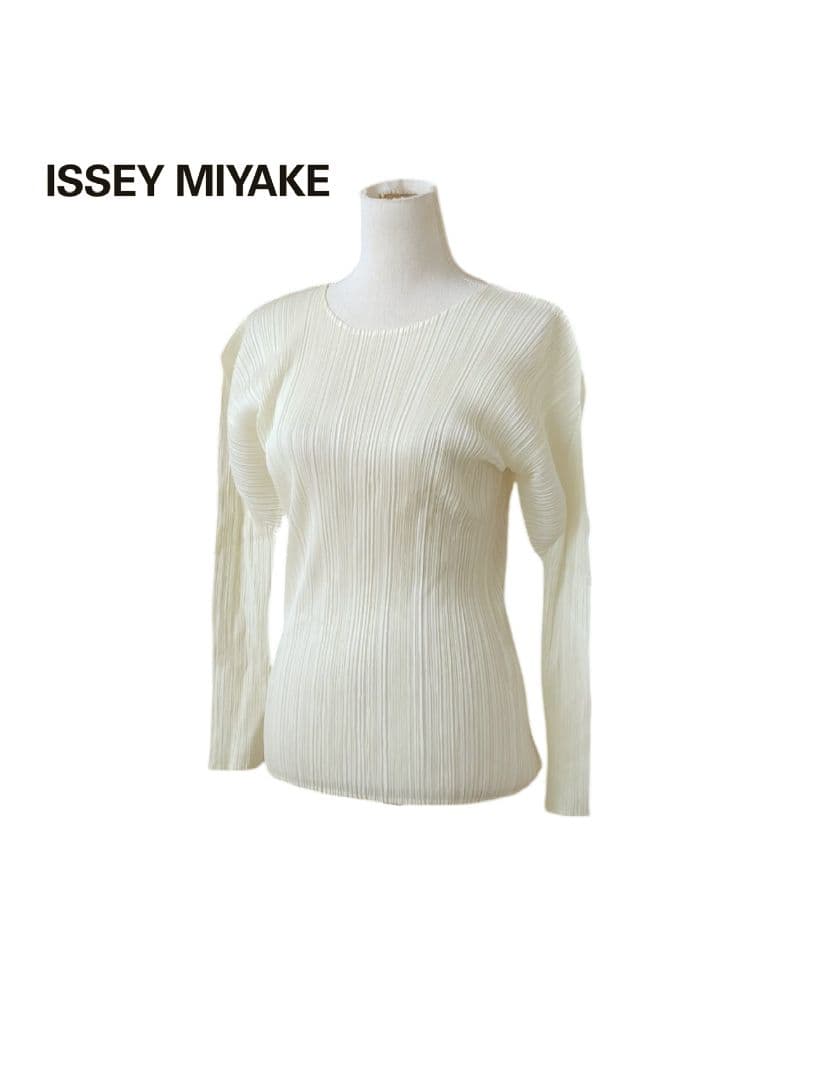 ISSEY MIYAKE イッセイミヤケ　日本製　長袖　プリーツ トップス