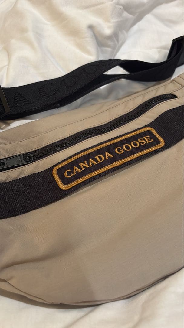   ボディバッグ ベージュ