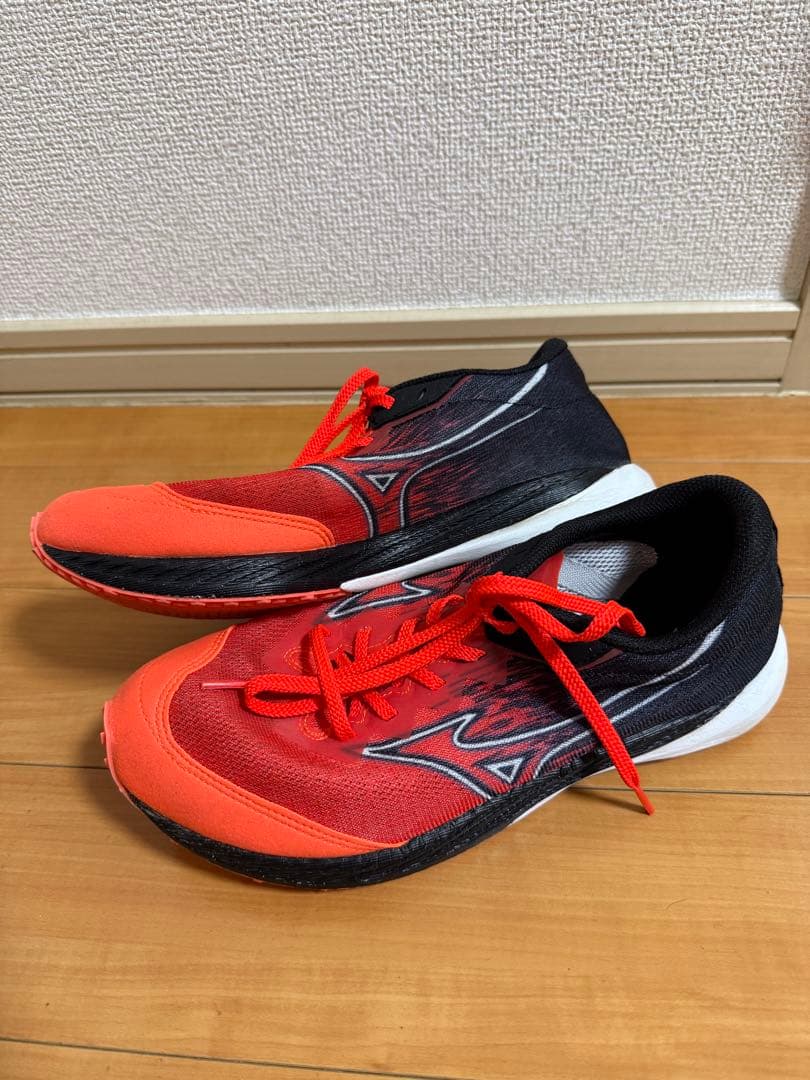 ら*そ様 ミズノ/エンジン トレーニングシューズ レッド/ブラック/ウェーブデュ
