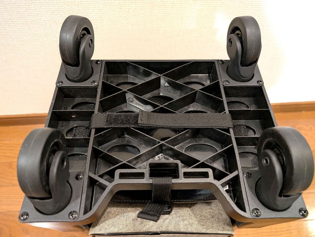 未使用　 SWANY スワニー 4輪キャリーバッグ　モノグラーモ