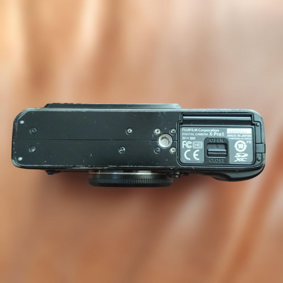 FUJIFILM X-Pro1 ミラーレス一眼 本体のみ