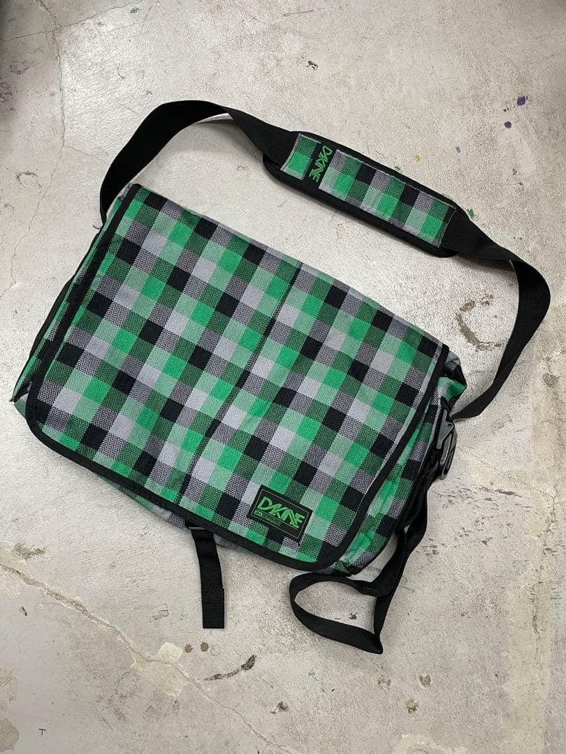 90s DAKINE ダカイン　メッセンジャーバック　チェック　y2k 緑　黒
