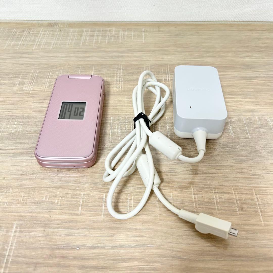 ★良品★ docomo らくらくホン ピンク ガラケー F-01M 純正充電器付