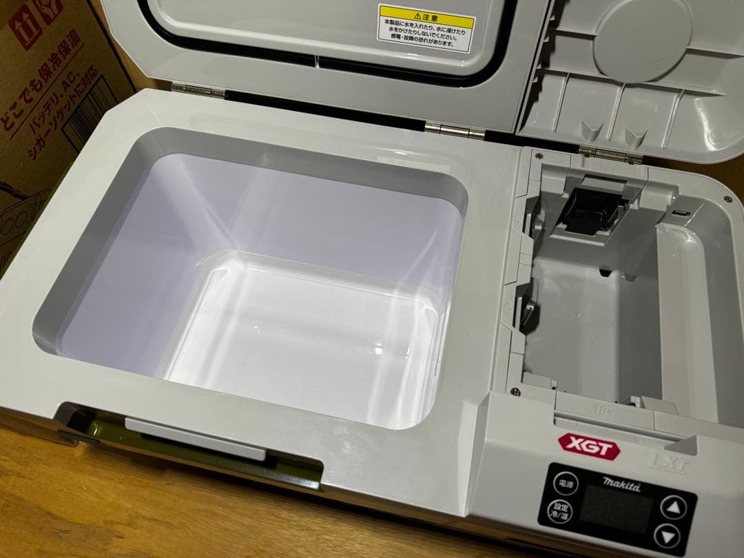 マキタ 冷蔵庫 充電式保冷温庫 CW001GZO 18V 40Vmax