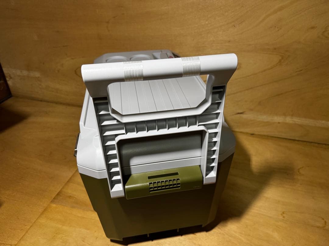 マキタ 冷蔵庫 充電式保冷温庫 CW001GZO 18V 40Vmax