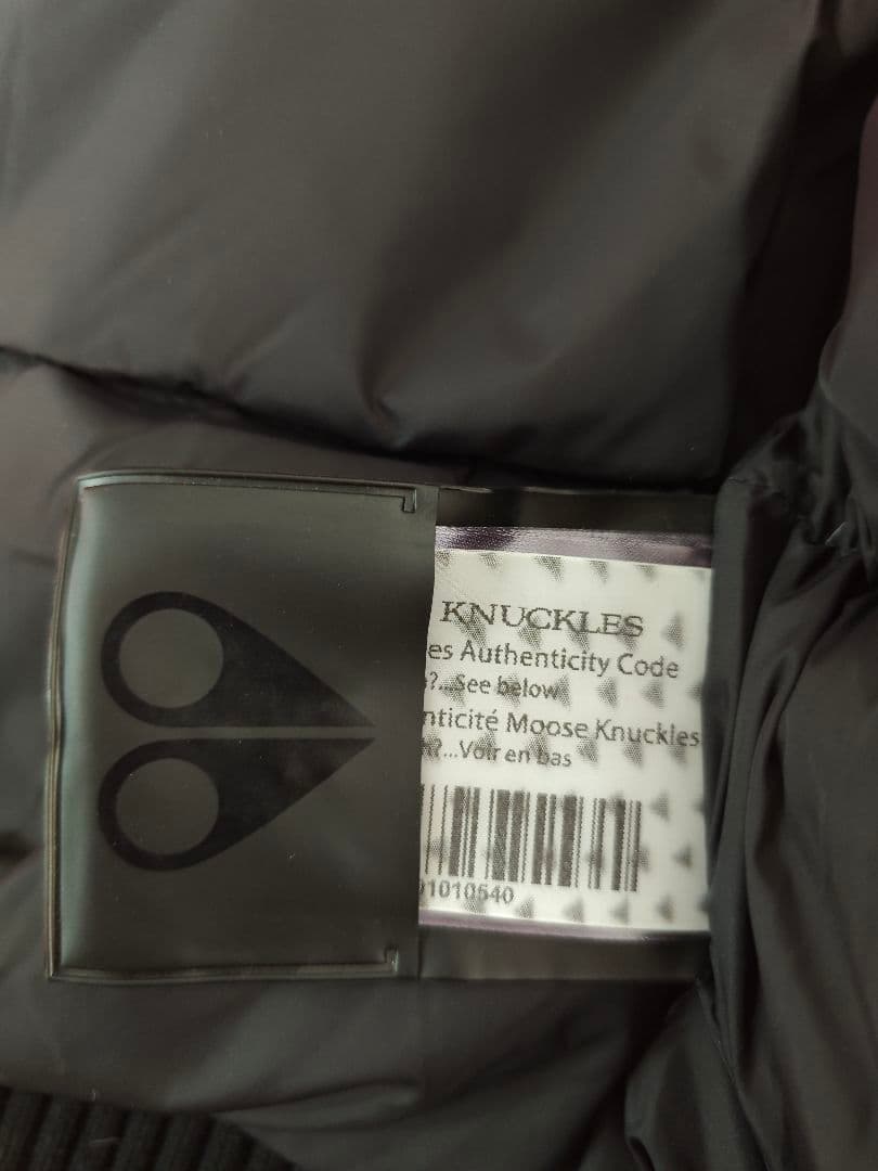 木*夏様 MOOSE KNUCKLES 赤 ダウン ホワイトファー付き