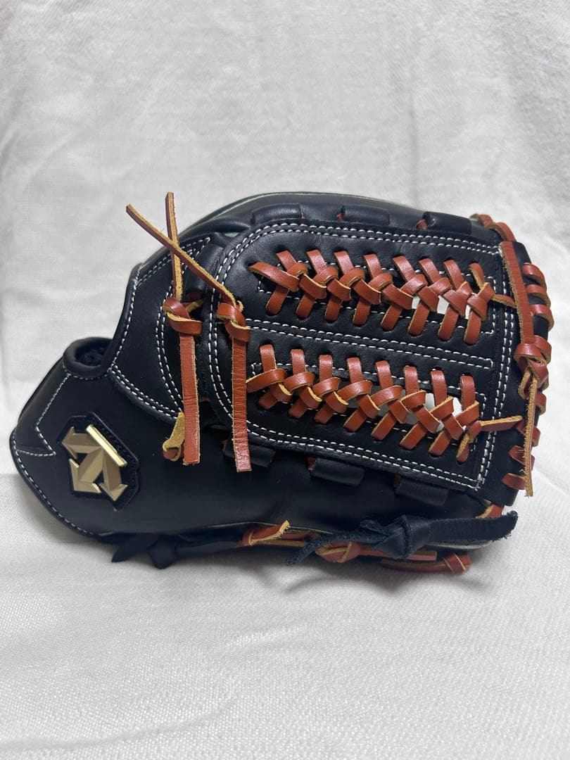 軟式野球グローブ 黒 レザー 編み込みスタイル