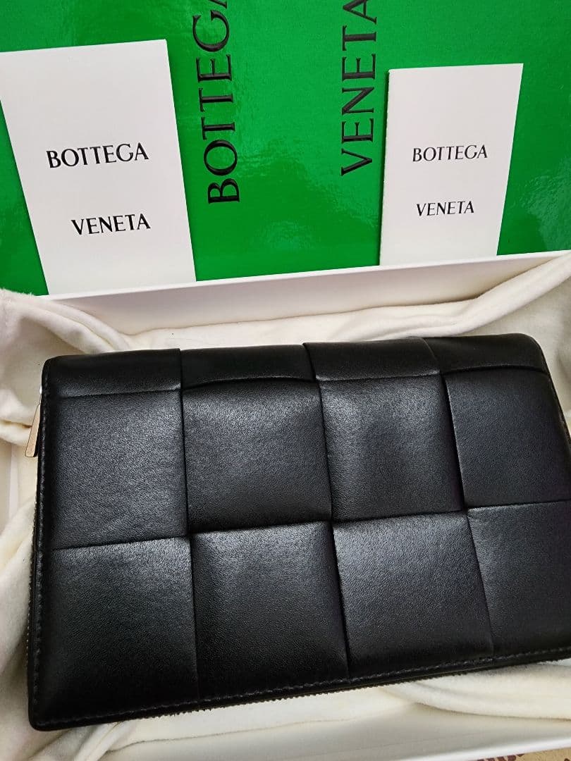 とても綺麗　長財布　カセット　ジップアラウンドウォレット 黒