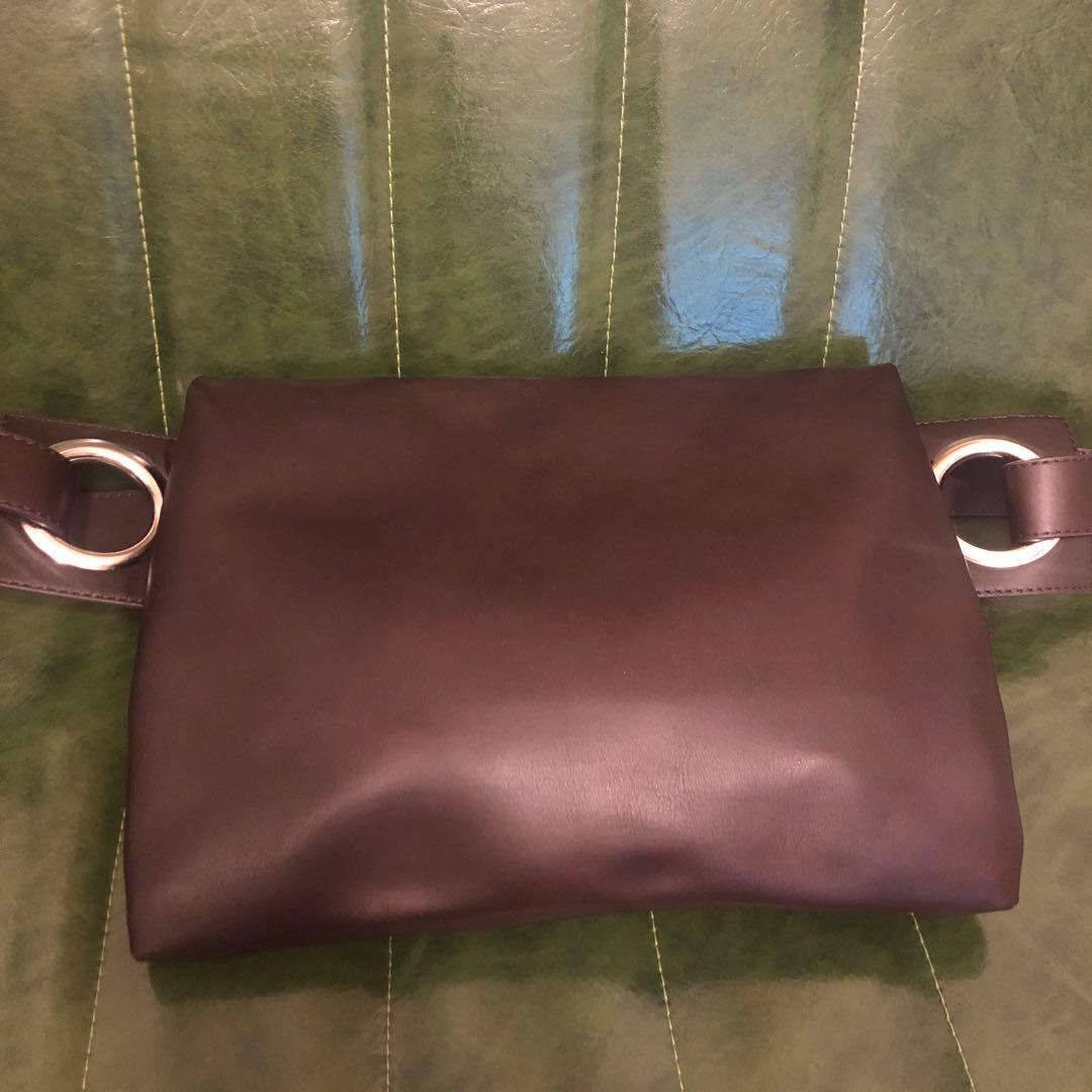 新品！カワカワ kawakawa ボディバッグ　ショルダーバッグ　Mサイズ