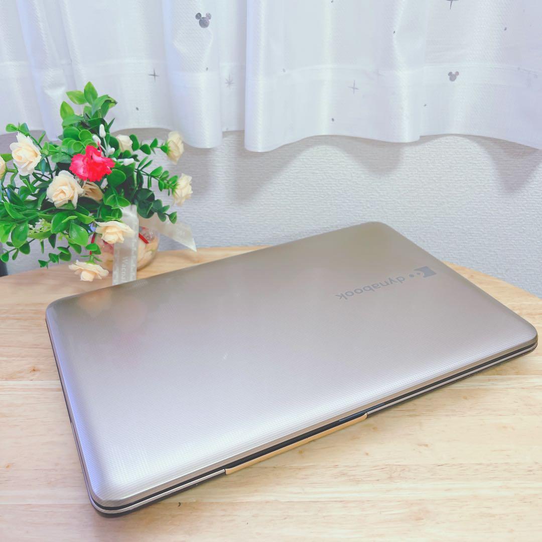 美品、i7、高速SSD、Win11、オフィス2021、イラレ、バッテリーok