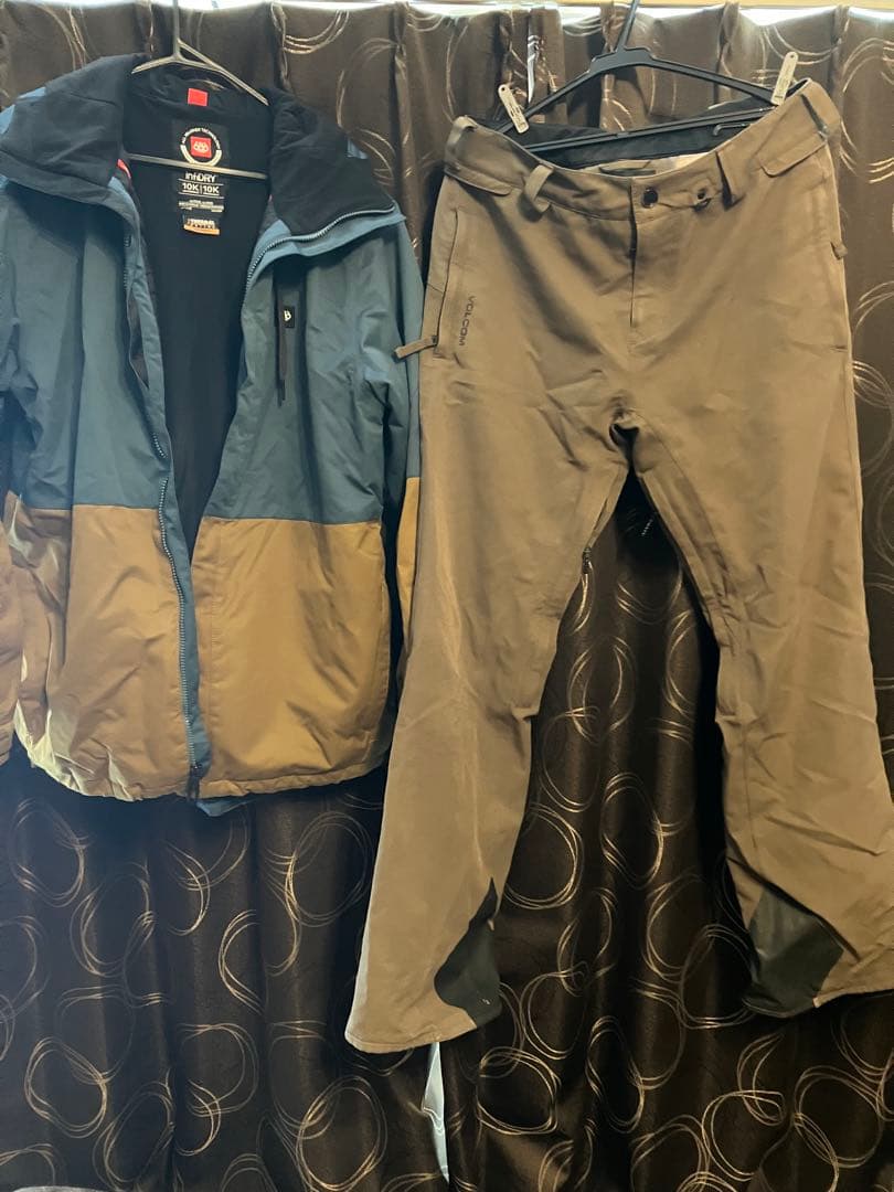 ア*ベ様 686 スノーボードウェア上 VOLCOMウェア下