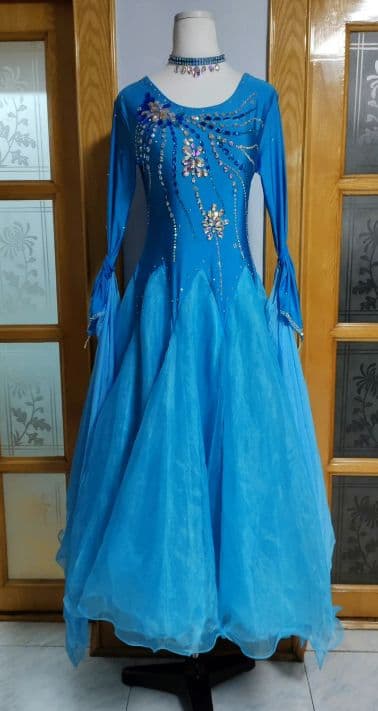★美品 一点のみ　社交ダンスドレス スタンダードドレス ブルー L