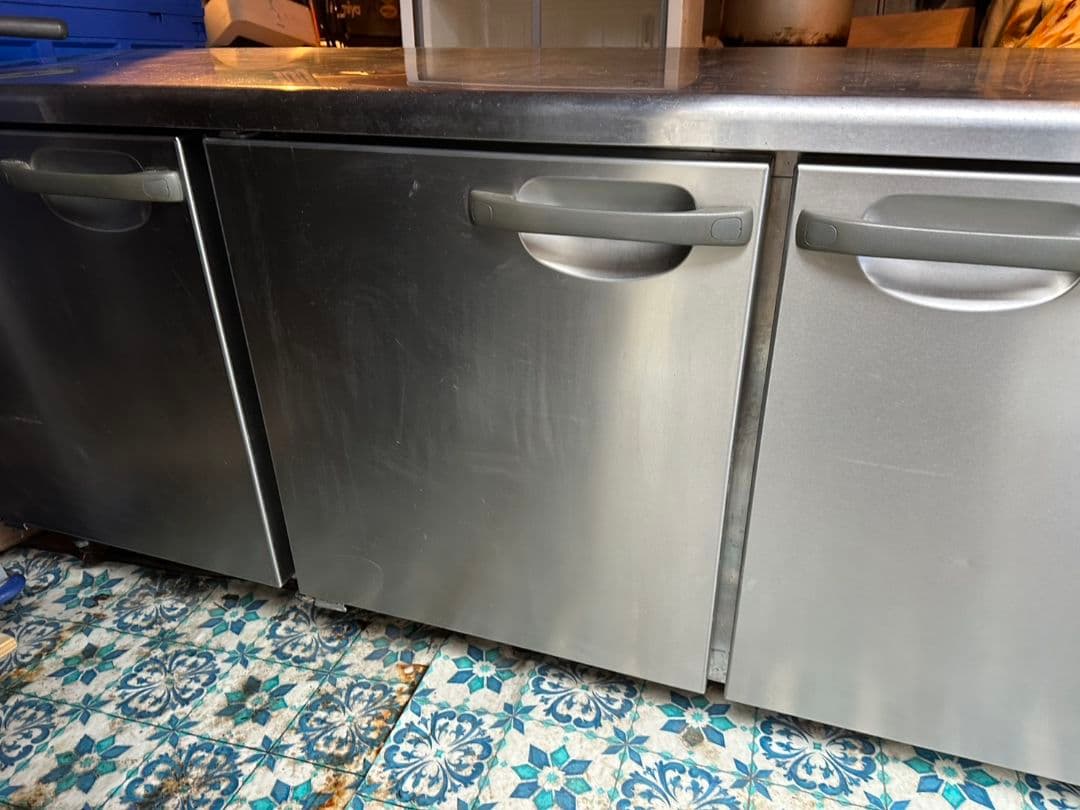 【期間限定セール中】ホシザキ　業務用テーブル形冷蔵庫　RT-210SNE-R