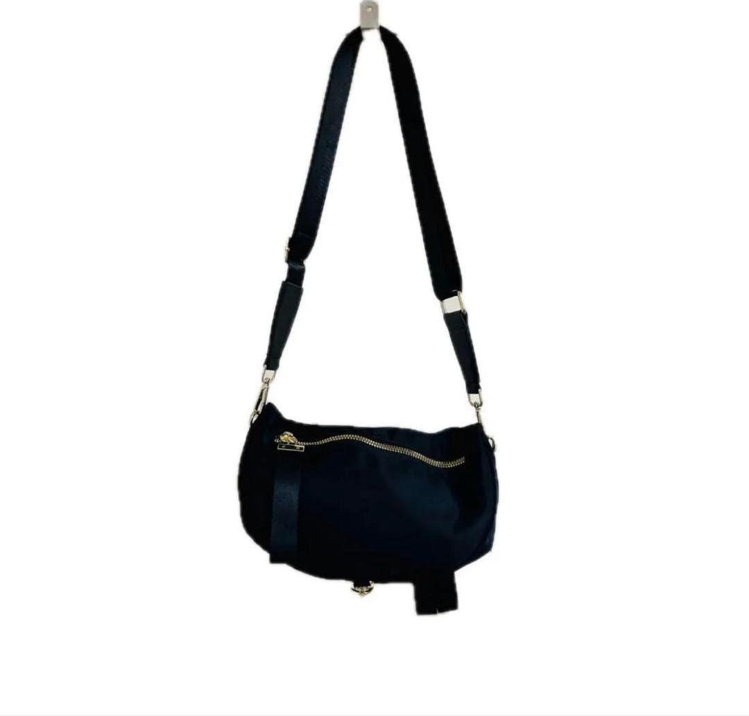 ペシンシャ メタルファスナー ショルダーバッグ ボディバッグ　ナイロン