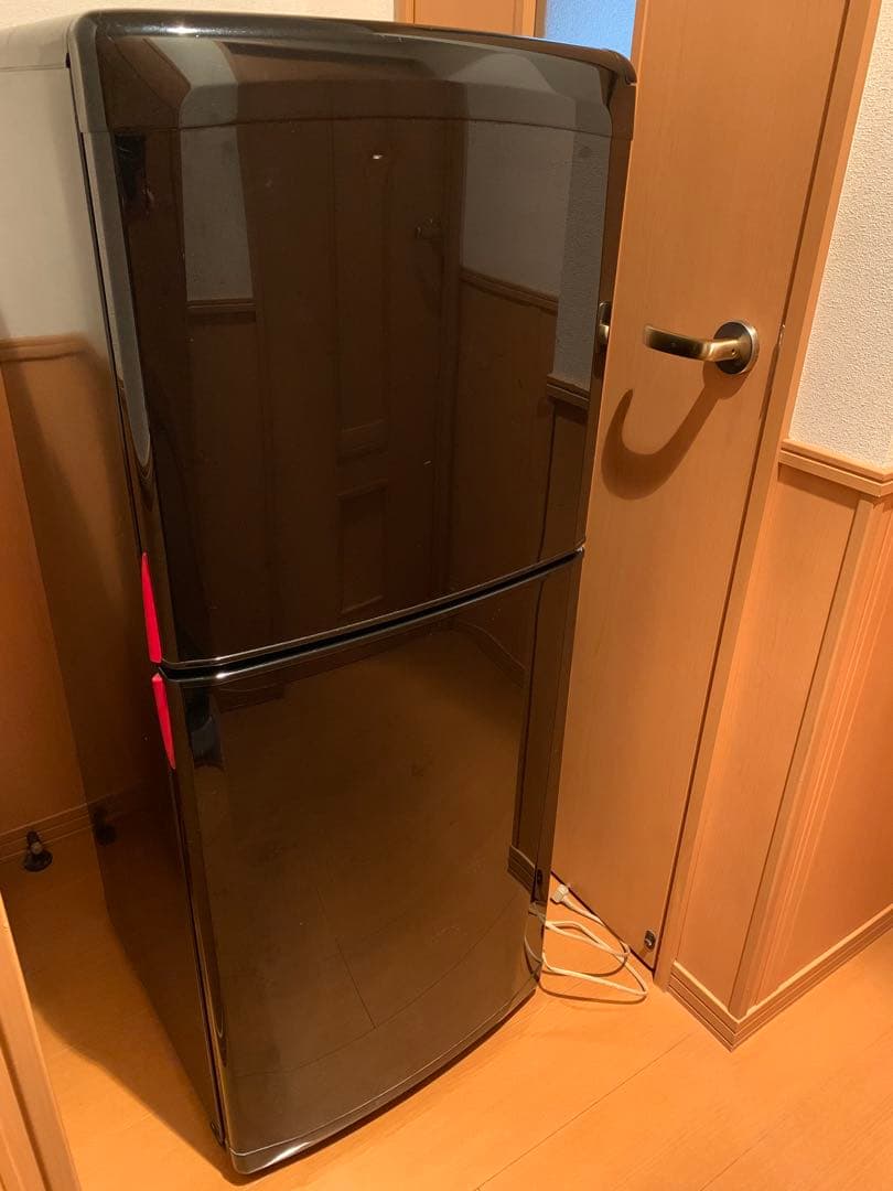 ブラック冷蔵庫 可動式棚付き