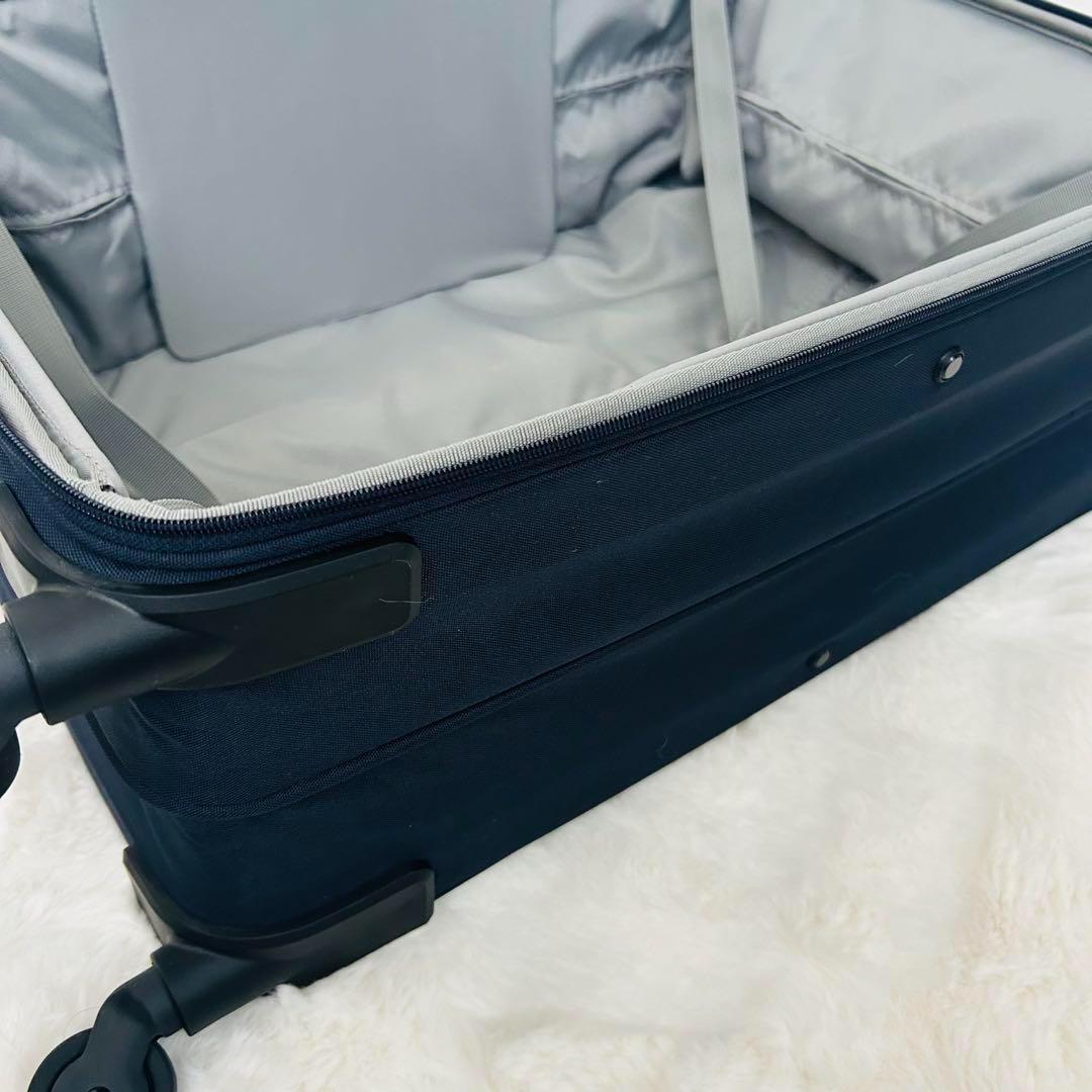 無印良品 半分の厚みで収納できるソフト キャリーケース 63L スーツケース