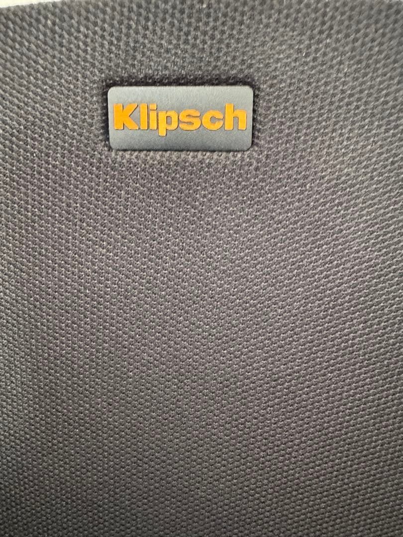 klipsch R-15Mブックシェルスピーカー。