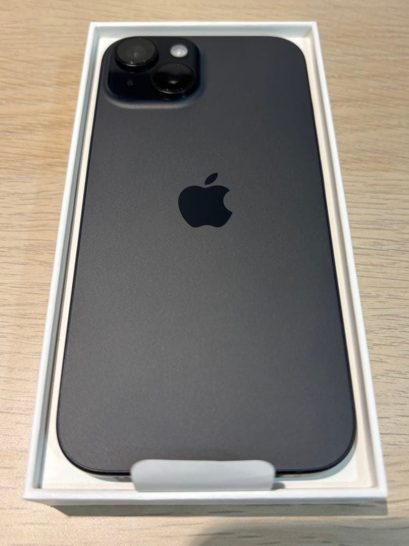 iPhone 15 128GB ブラック SIMフリー　充放電回数9