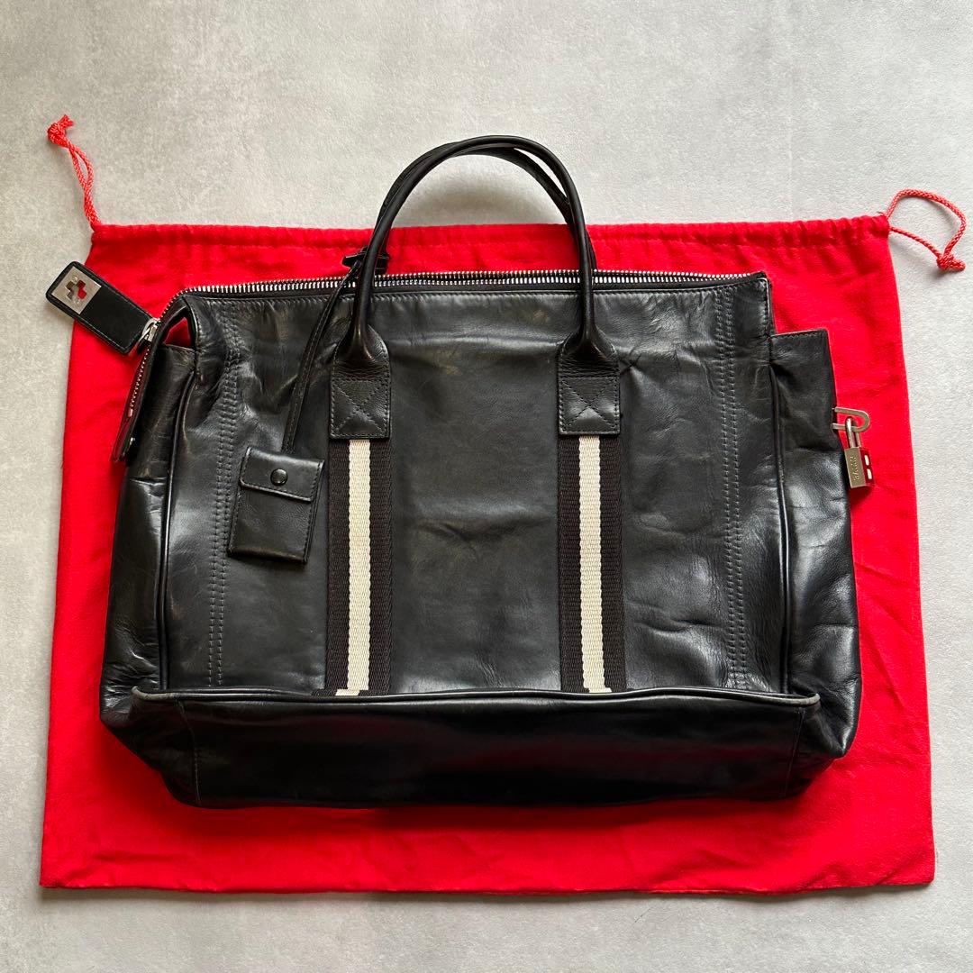 値下げしました！Bally 黒 レザー ビジネスバッグ ストライプデザイン