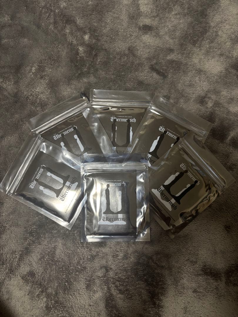 新品公式★G-DRAGON フォトカード 6セットÜbermensch展示会限定